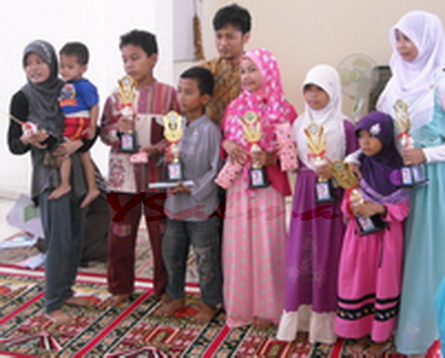 Piala hanyalah sebuah simbol ya :)