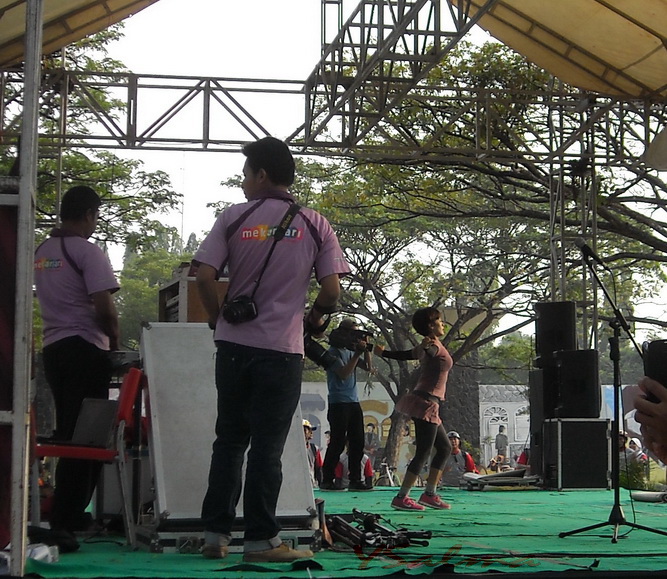 Instruktur Senam yang aduhai ;)