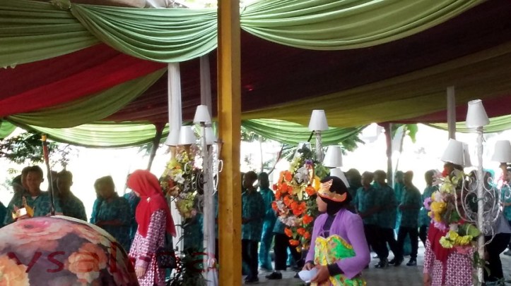 Acara Wisuda Memasuki Ruangan