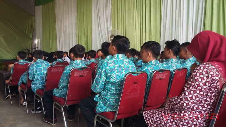 Acara Wisuda SD Duduk Rapi