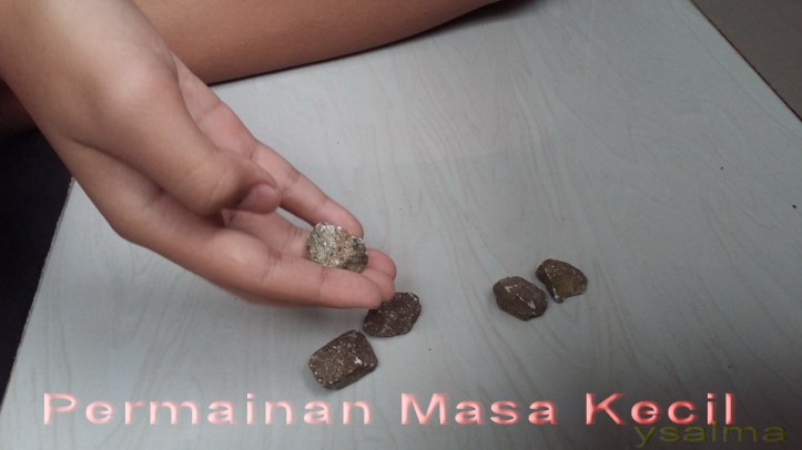 Permainan Lempar Tebar Raup Batu Kerikil Ningnong.jpg