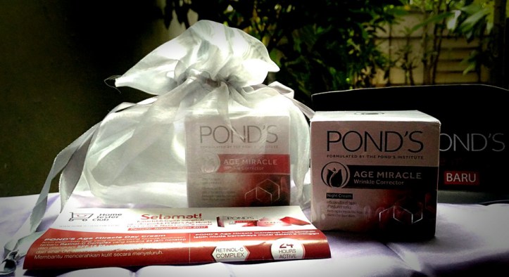 Ponds Age Miracle Day & Night Cream dari Home Tester Club