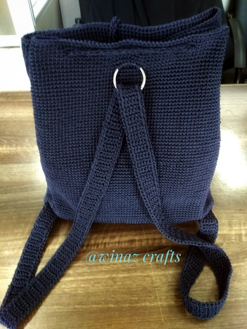 Tas Rajut Ransel Bagian Belakang