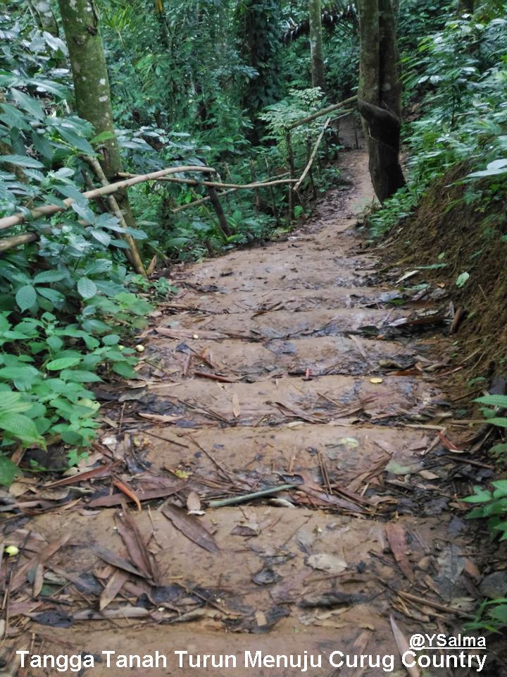 Tangga Tanah Turun ke Curug Country