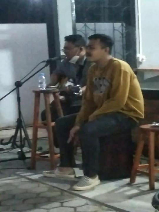K-Tuju kafe live music
