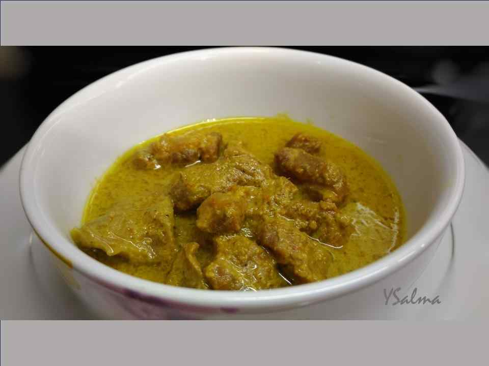 Gulai daging khas Padang enak