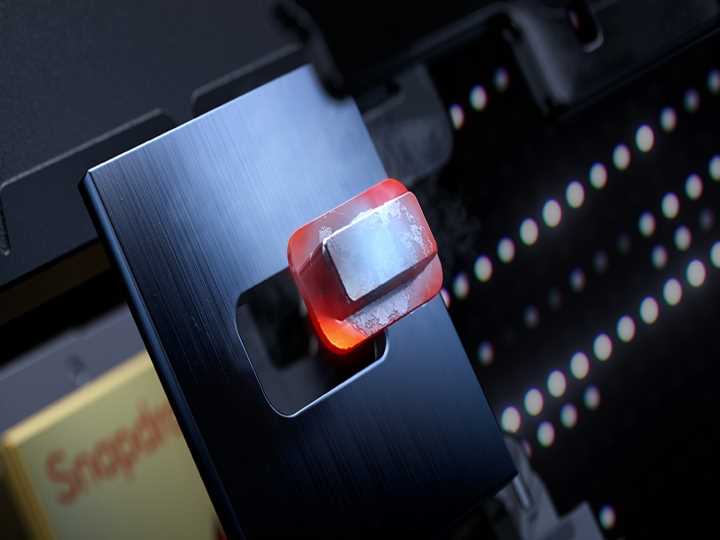 ASUS ROG Phone 8 rapid cooling conductor